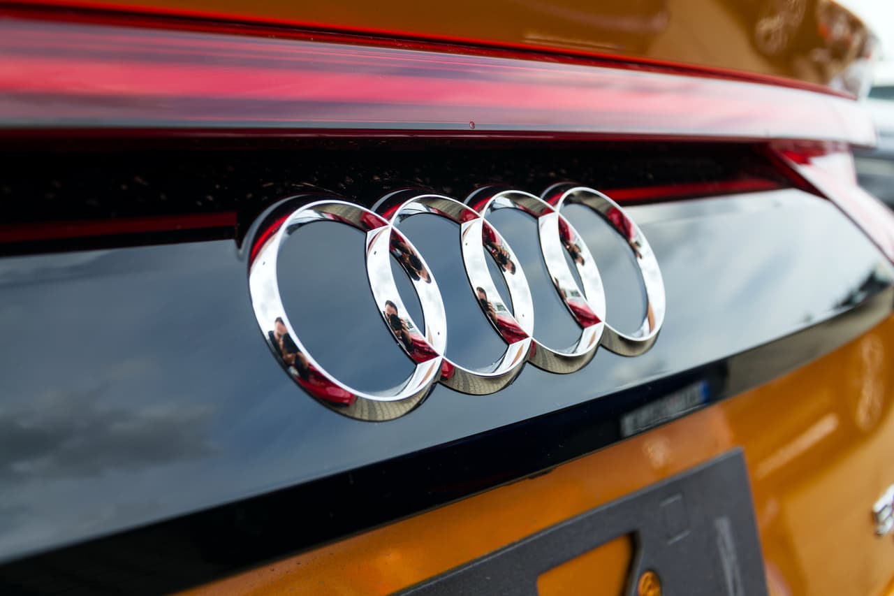 <b>Puesto 19. Audi</b>
<br>
<br>Este fabricante de automóviles alemán pagó 64,324,000 dólares por la transmisión de 15 piezas, unos 885 segundos en 14 ediciones del evento. Además este costo, los anunciantes invierten millones en las producciones de las piezas, hechas especialmente para la ocasión. 
<br>