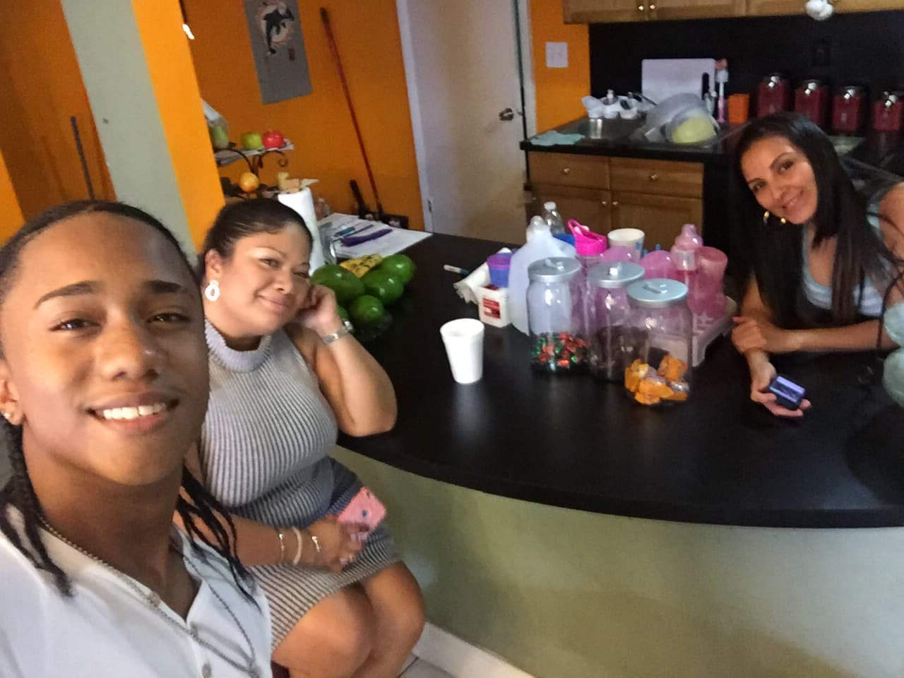 Para Aaron Bodden su familia lo es todo. En exclusiva, nos colamos en su casa y mirza lo que nos encontramos.