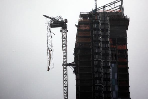 Los rascacielos se menearon por la fuerza del viento, que derribó parte de una grúa instalada en el piso 74 de un edificio en el área de Manhattan conocida como Midtown.