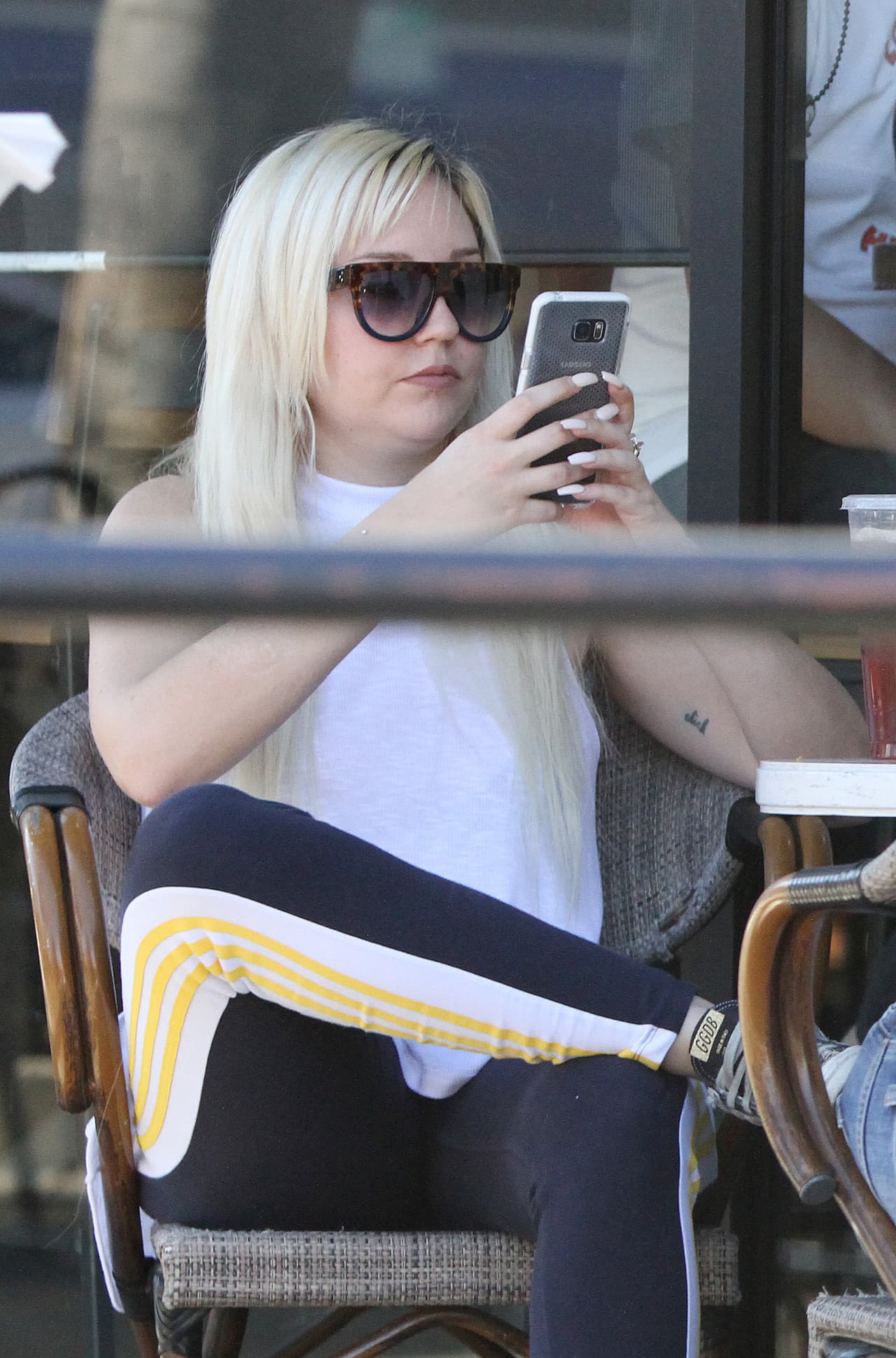 Y esperamos que continúe por el buen camino de la recuperación.