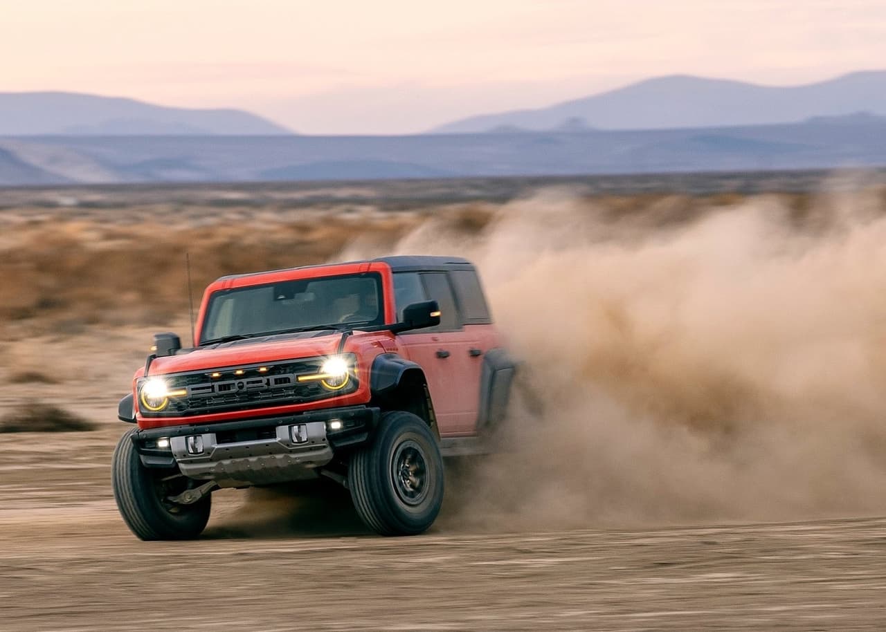Ford recientemente presentó a la nueva integrante en su familia de SUVs: la Ford Bronco Raptor 2022.