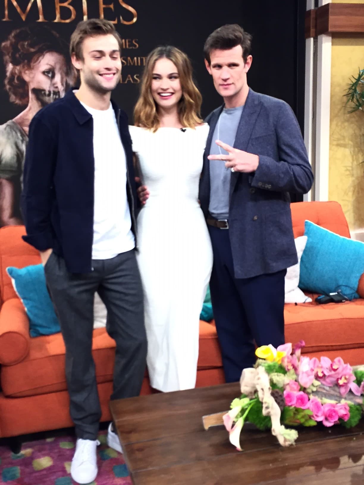 Math Smith, Lily James y Douglas Smooth nos invitaron a ver su nueva cinta.