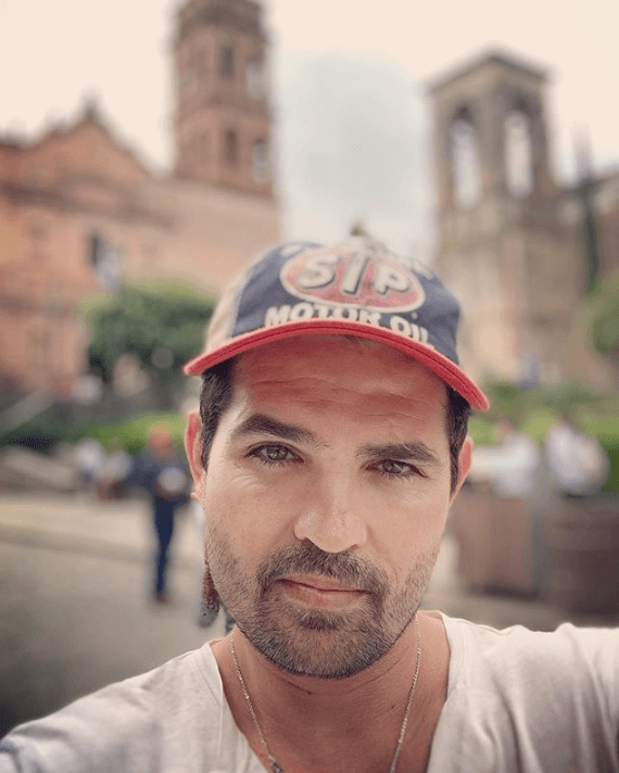 Ferdinando Valencia está contento porque no le han faltado oportunidades de trabajo, lo cual le ayuda a recuperarse económicamente, pues tuvo que vender algunas propiedades y pertenencias para pagar la deuda que contrajeron con el hospital en el que atendieron a Dante.
<br>