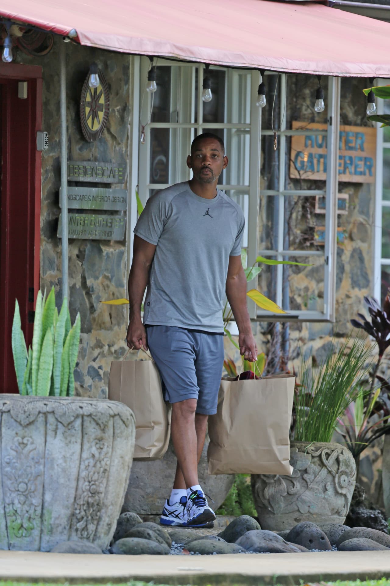 Estaba muy ocupado en otras partes del resort.