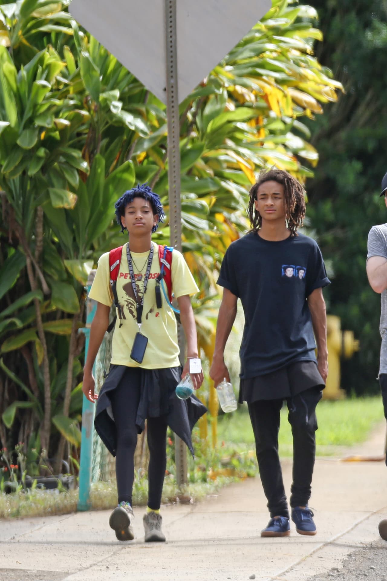 Willow y Jaden en otra parte del resort.