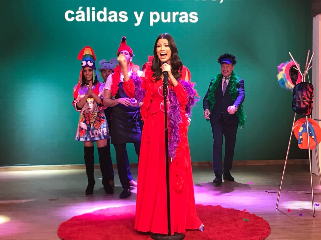 Ana Patricia no canta, pero sí encanta. Ella siempre le imprime energía a su voz.