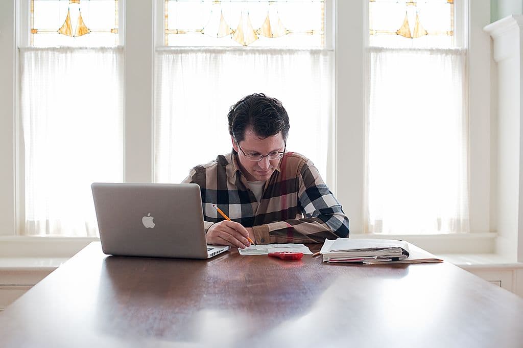 <b>3.</b> 
<b>El Crédito por Ingreso del Trabajo para Padres sin Custodia (NCP EIC)</b>. “Está entre los 5 créditos más populares en Nueva York, porque ahorra dinero a los padres que no tienen custodia de sus hijos pero contribuyen a su manutención", explica Yuri Martínez.
<br>