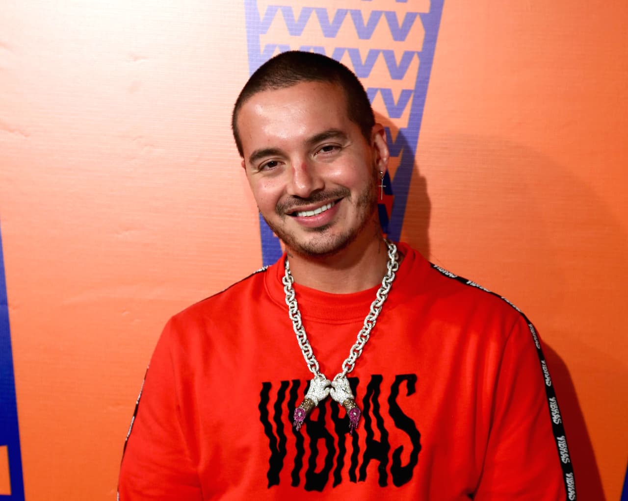 Luego de formar parte de varias agrupaciones, en 2004 finalmente dio el salto como solista e incursionó en el mundo del reggaetón.