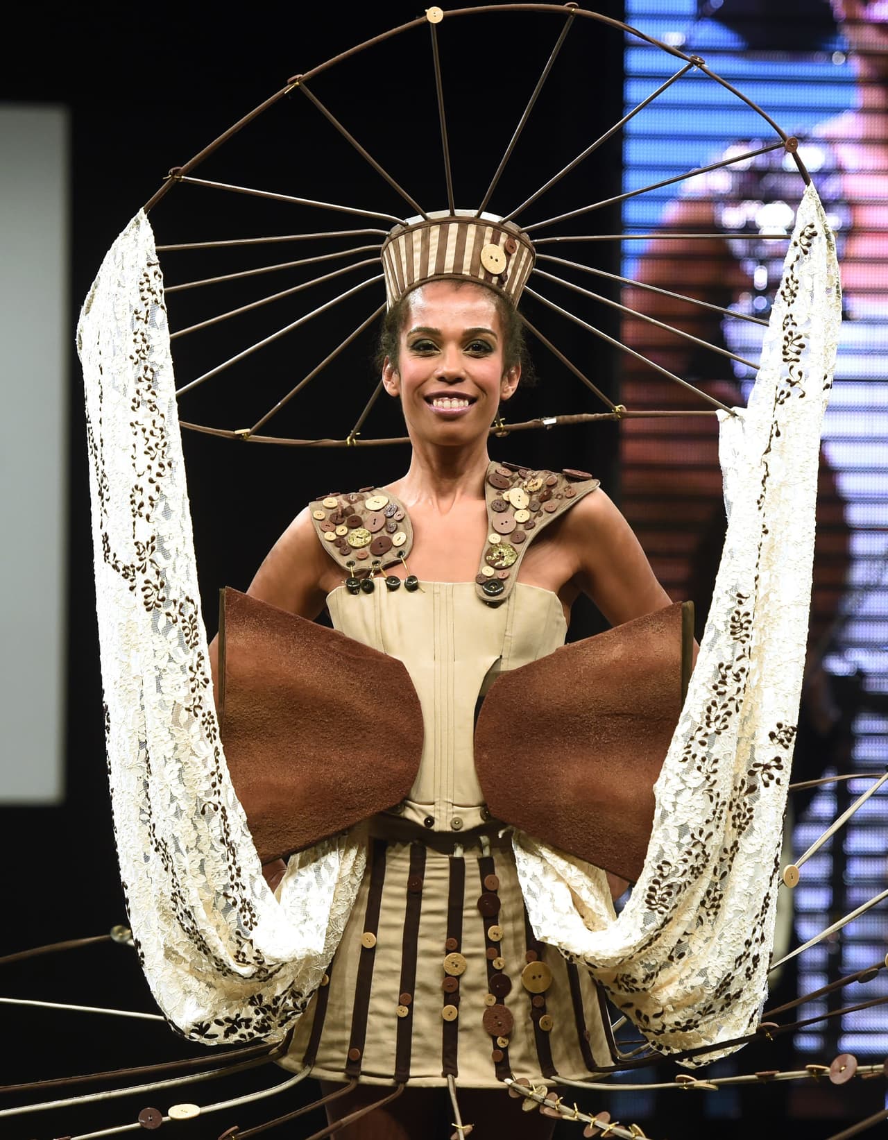 El objetivo es hacer que los más grandes chocolateros logren crear divertidas y glamurosas prendas de la mano de diseñadores de modas.