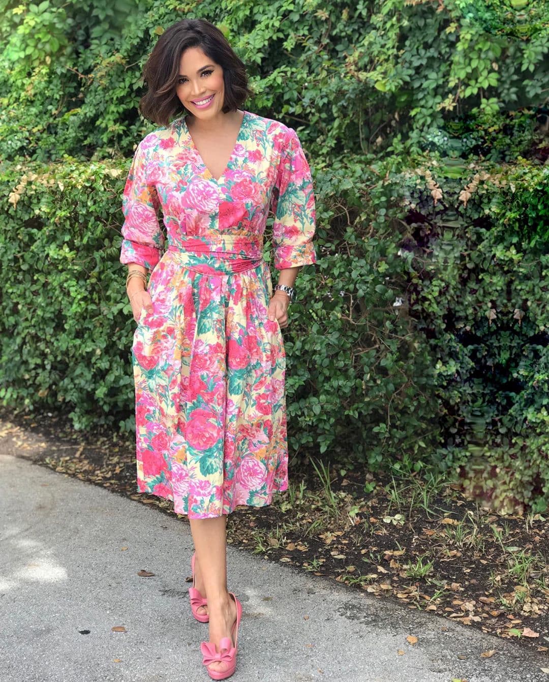 En esta ocasión te dejamos algunos de los looks de las presentadoras del show matutino para las siguientes semanas en que sin previo aviso tenemos drásticos cambios de clima. Las mangas tres cuartos y faldas 'midi' son la mejor opción para las últimas semanas de verano en las que el otoño ya empieza a dar señales.