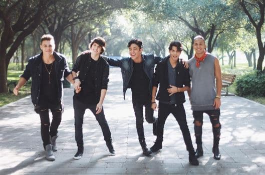 Ser de países diferentes les ha dado la oportunidad de añadir algo diferente a su música y mantener el sabor característico del pop latino.