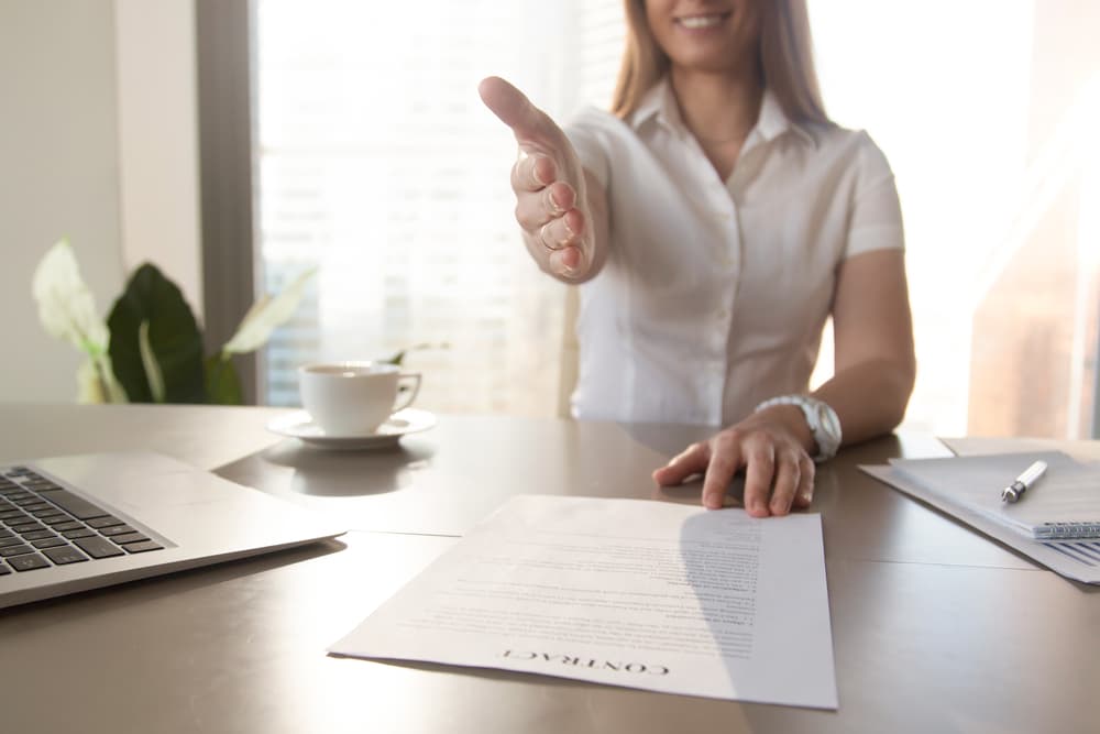 <b>Oportunidades que debes aprovechar este mes:</b> Las invitaciones, ofertas, proposiciones y ocasiones que se presentarán a fin de participar en algún tipo de negocio o actividad con terceros que terminará dando resultados extraordinarios en tu economía.
<br>
<br>
<b>Peligros que debes evitar:</b> La brusquedad, responder inmediatamente de una forma impetuosa a lo que escuches sin darle a los demás el beneficio de la duda y asumir una actitud siempre a la defensiva que puede perjudicarte mucho.