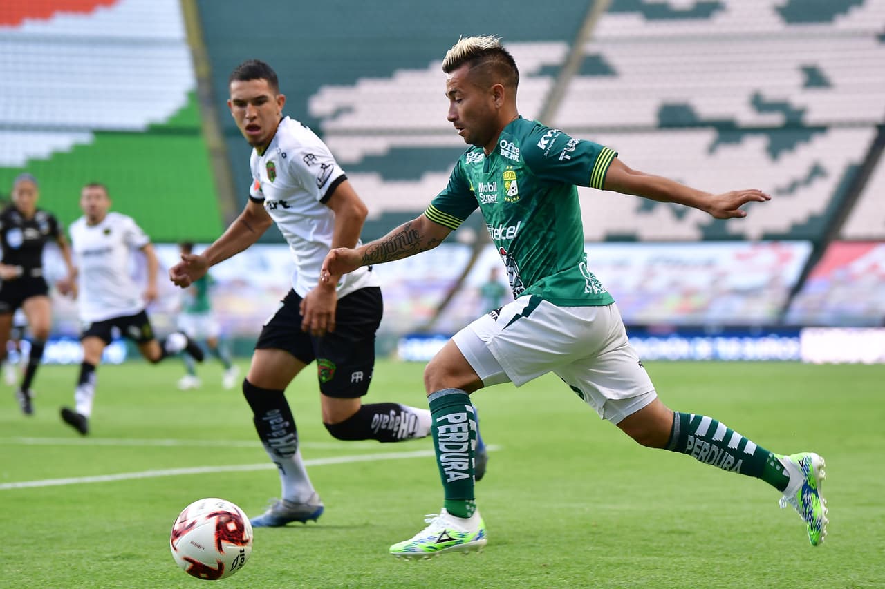 Con doblete de Nickiller y goles del Chapo Montes y Fernando Navarro, el León avanza a la final donde se enfrentarán al Club Pachuca.