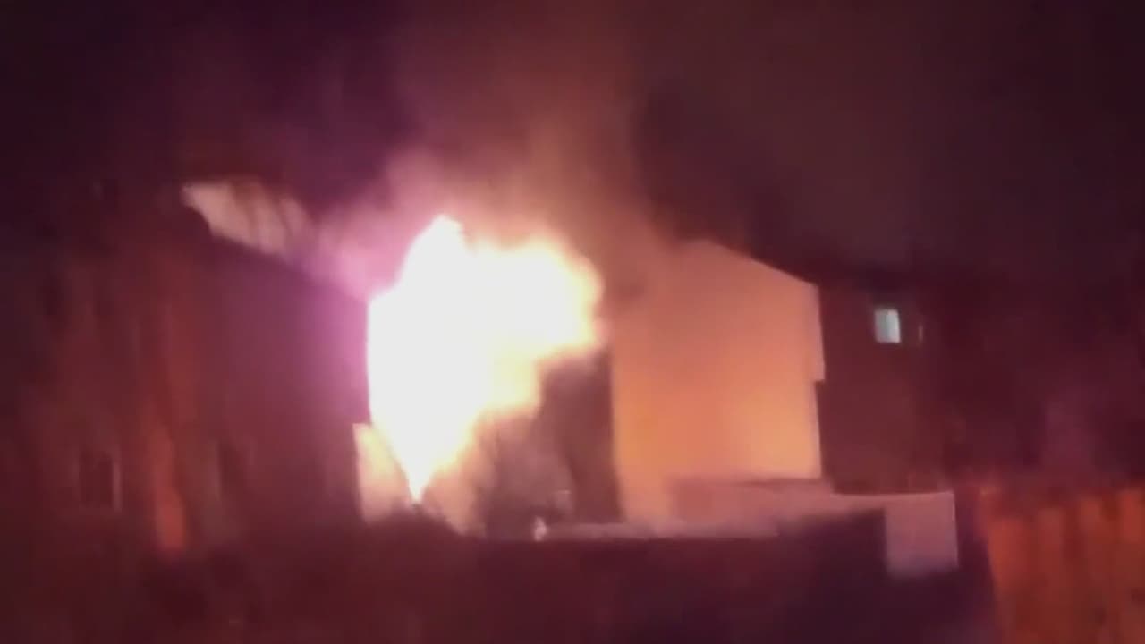 Muerte en Navidad: bomberos hallan un cuerpo al apagar incendio en una casa de Centreville