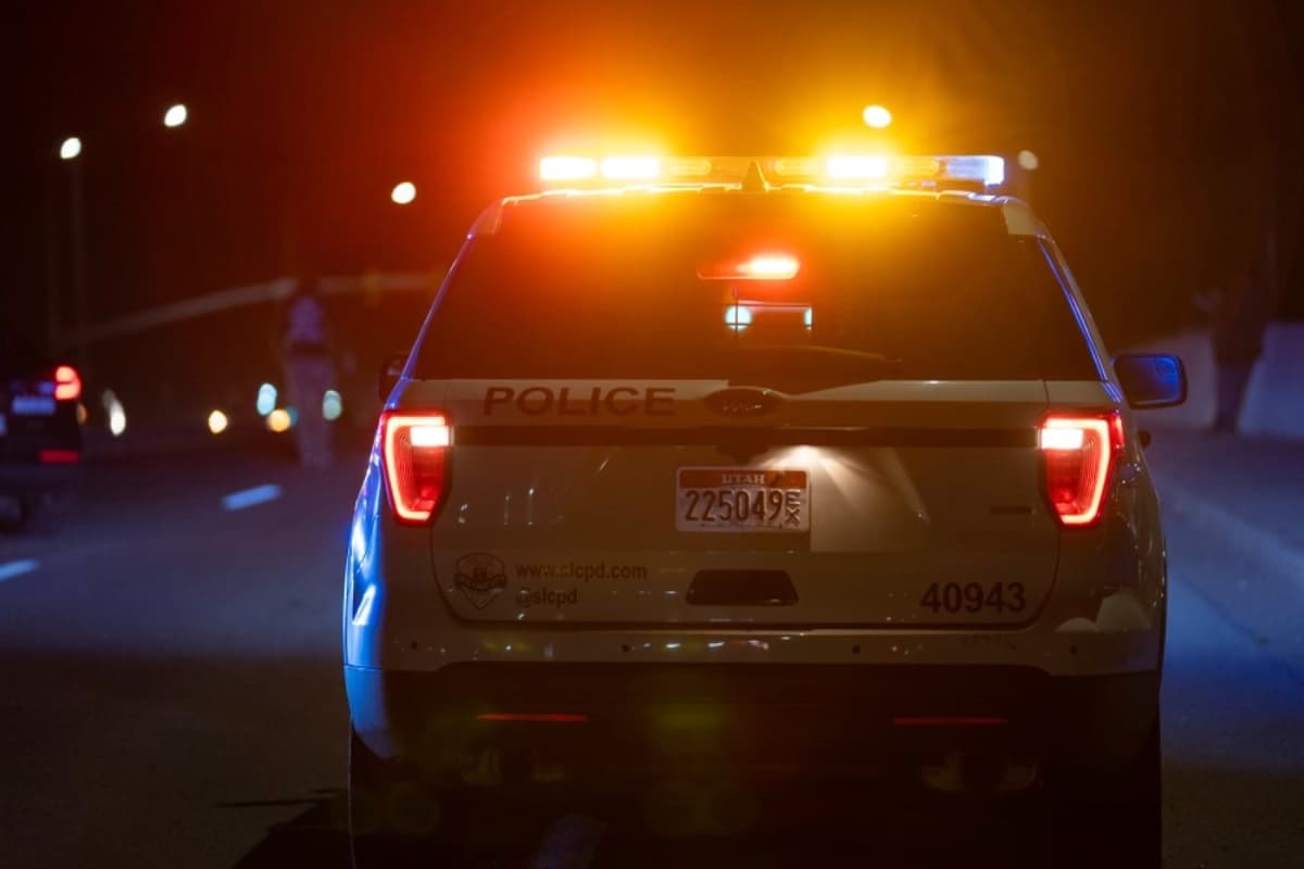 Cuando llegaron al lugar encontraron a un hombre de 20 años con heridas de bala y tuvo que ser trasladado de emergencia al hospital en donde más tarde fue declarado muerto.