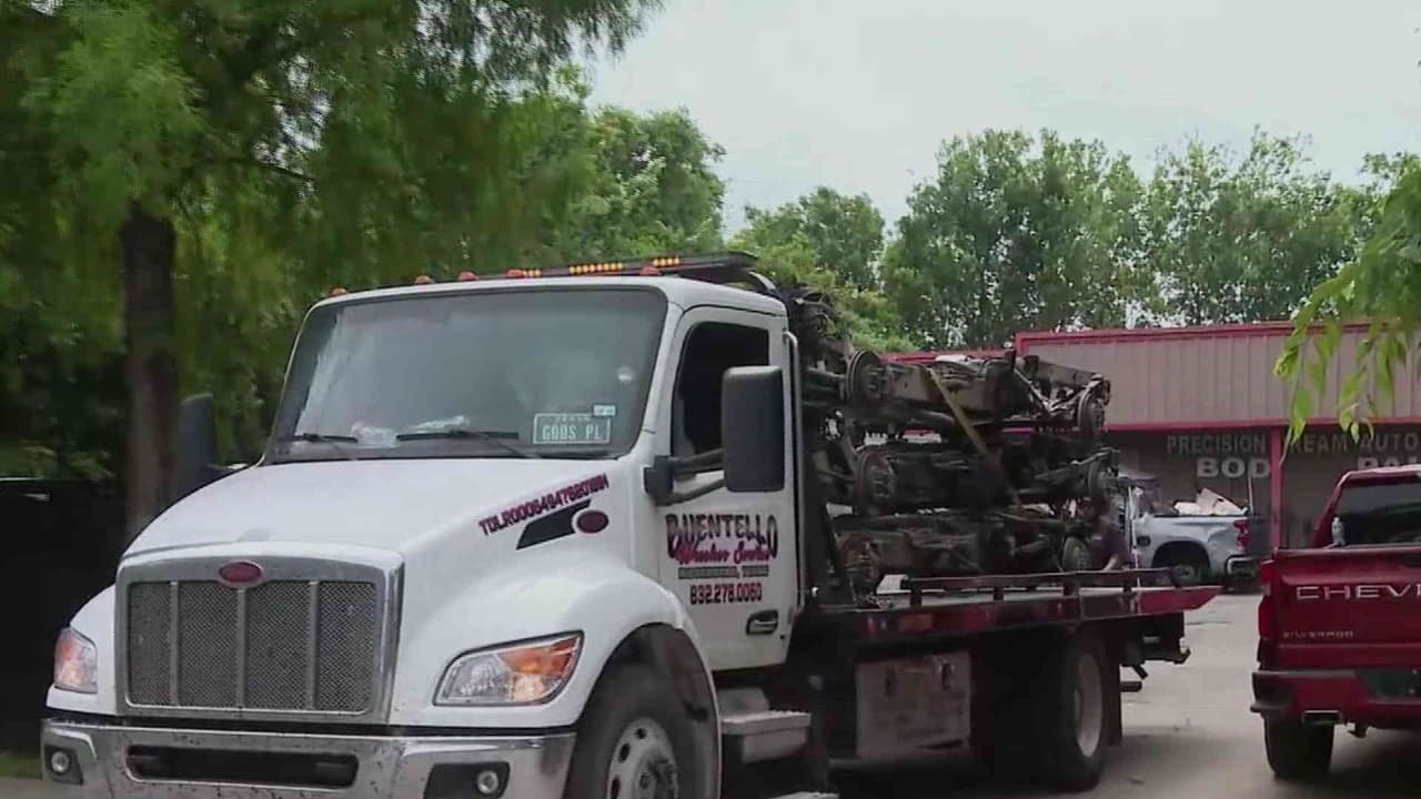 Hallan más de 20 vehículos robados en taller de Missouri City tras operativo policial