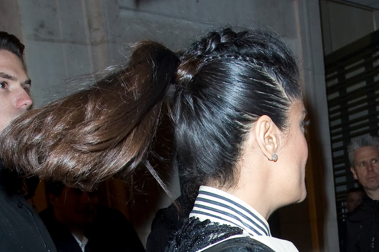 El pasado viernes, durante su presentación en el 'Graham Norton Show' reveló la importancia que tiene su moño.