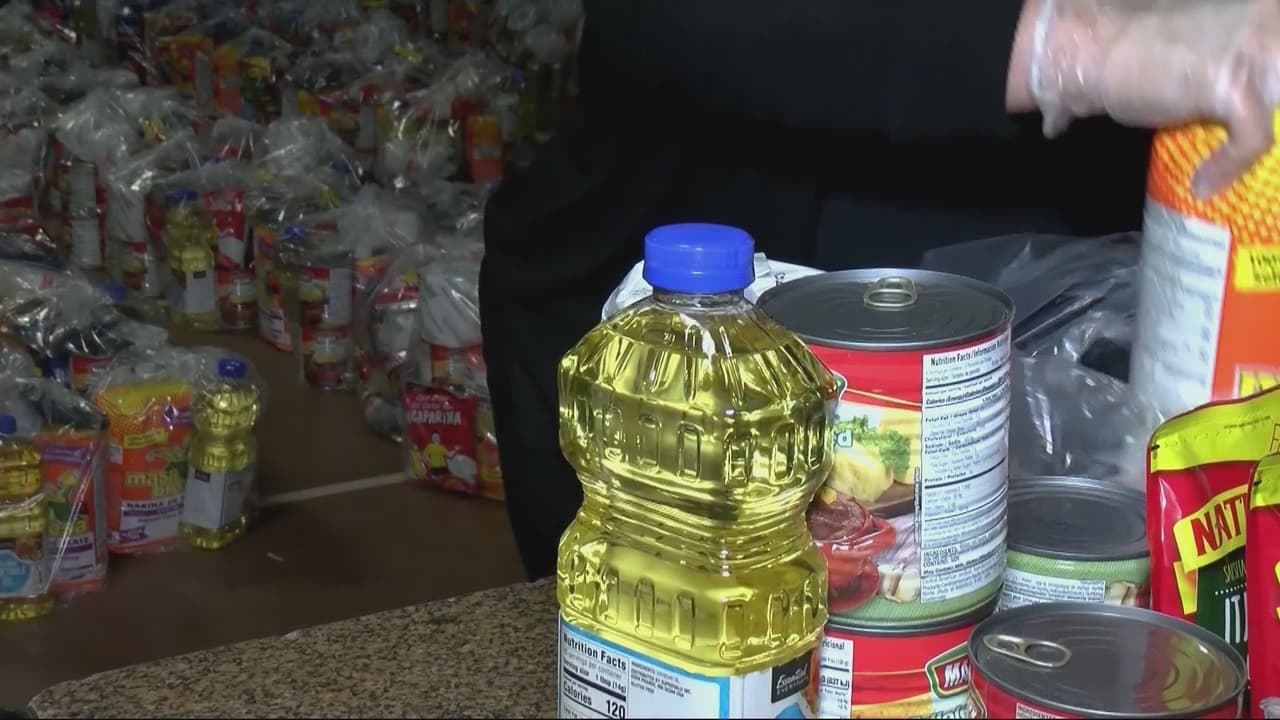 VIDEO: Durante mayo y junio, bibliotecas del condado Prince George, Maryland, entregarán alimentos gratis a personas con necesidad.