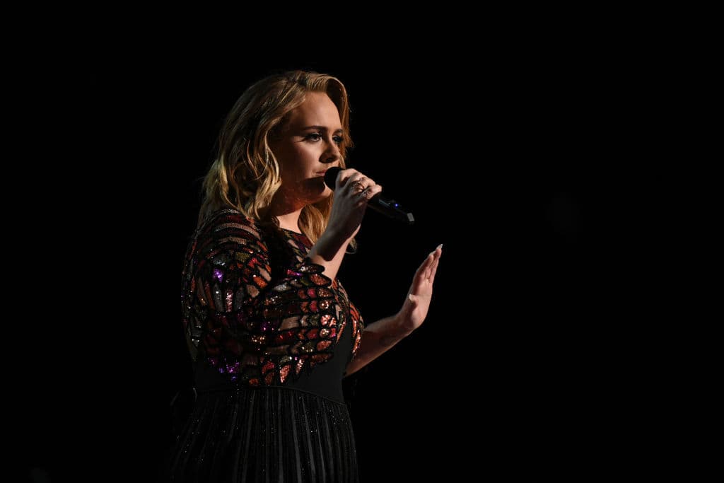 Adele confirmó que el nuevo sencillo llegará el viernes 15 de octubre.