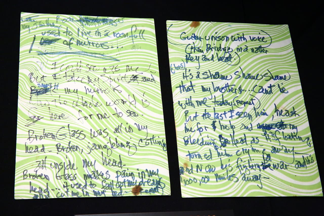 Composiciones de Jimi Hendrix, en su puño y letra.