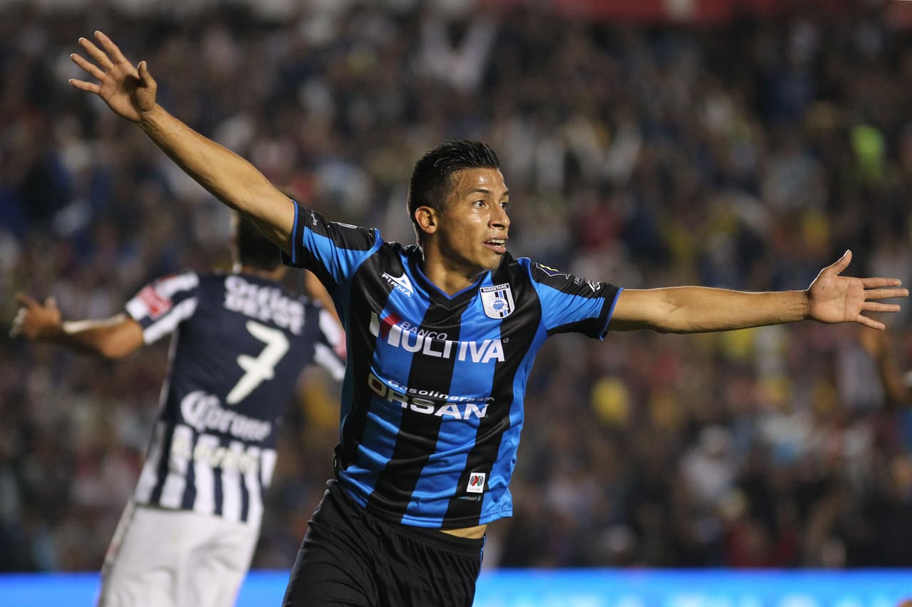 Ángel Sepúlveda sin problemas se concentra con Gallos Blancos