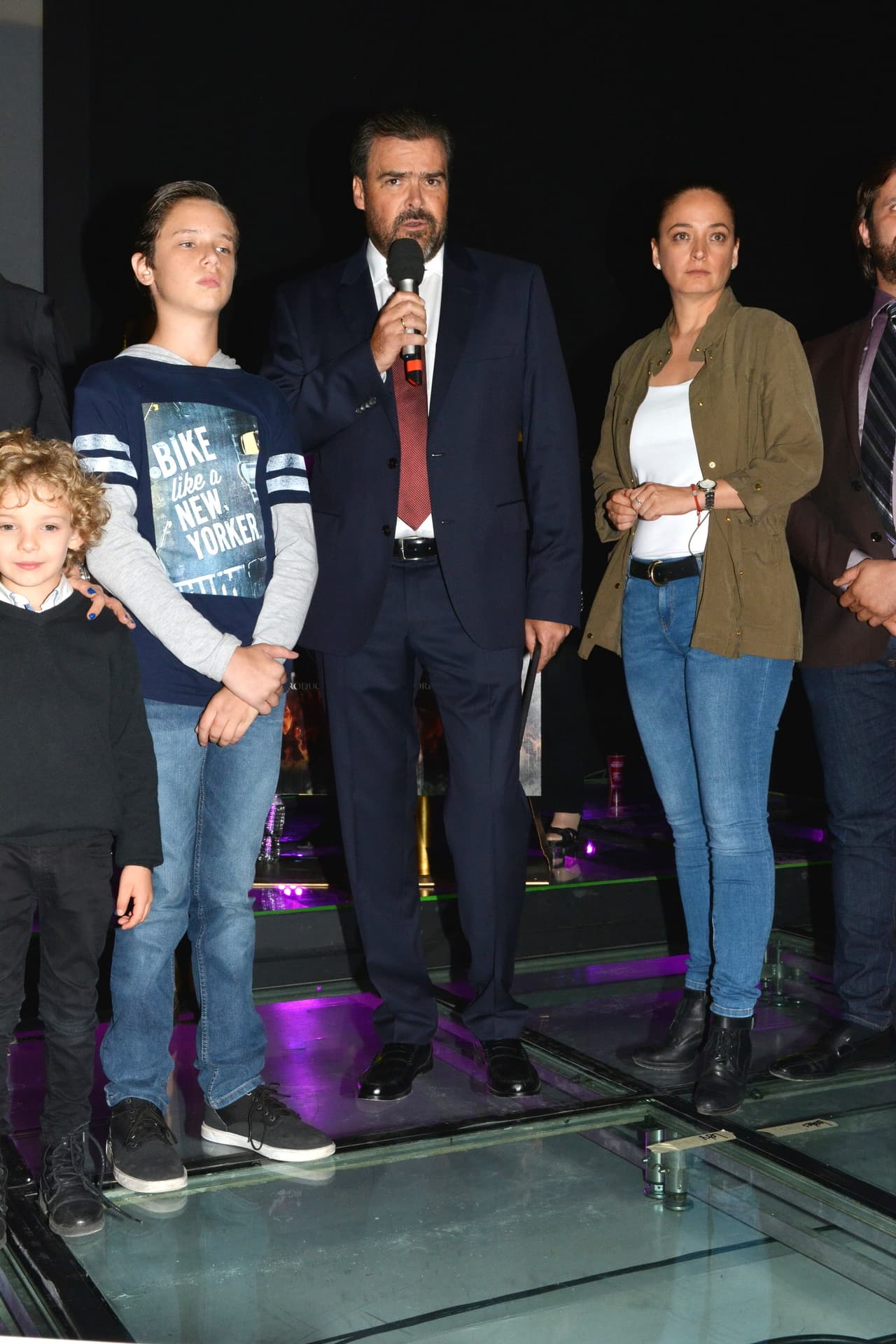 Carlos Moreno es el productor de este proyecto que promete mantenernos pegados a la pantalla.