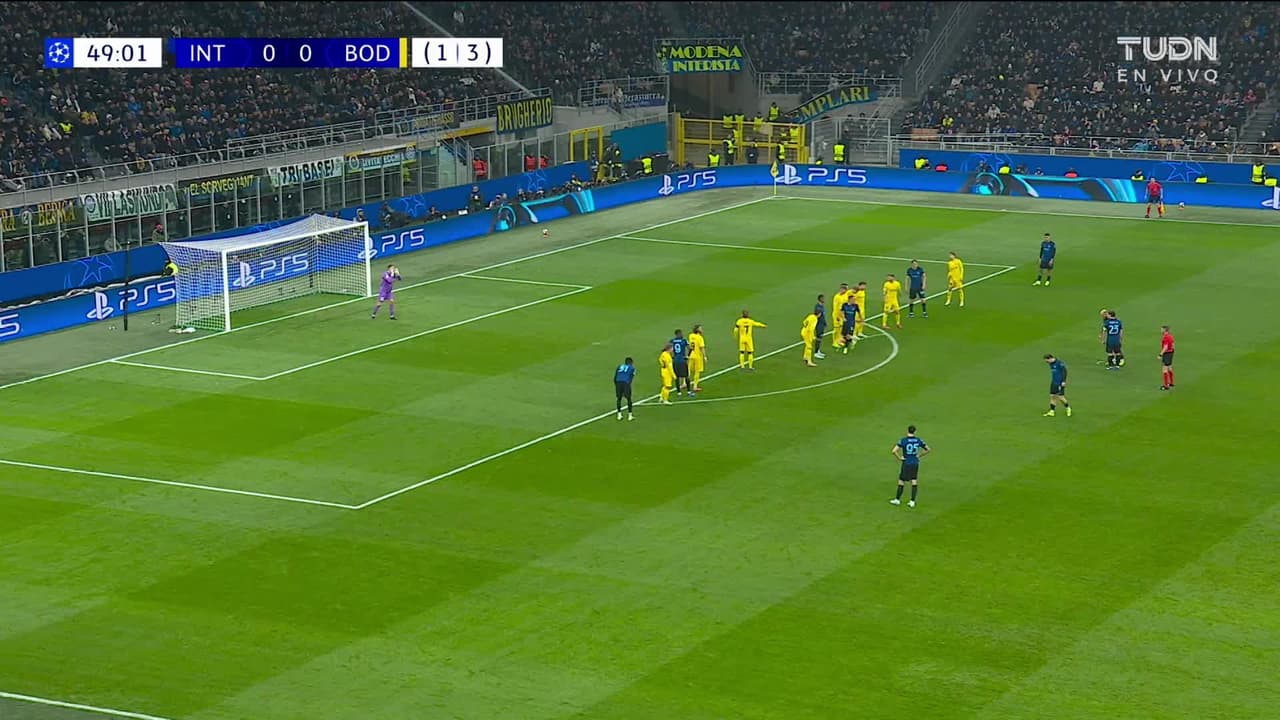 ¡TIRO ATAJADO! disparo por Federico Dimarco.