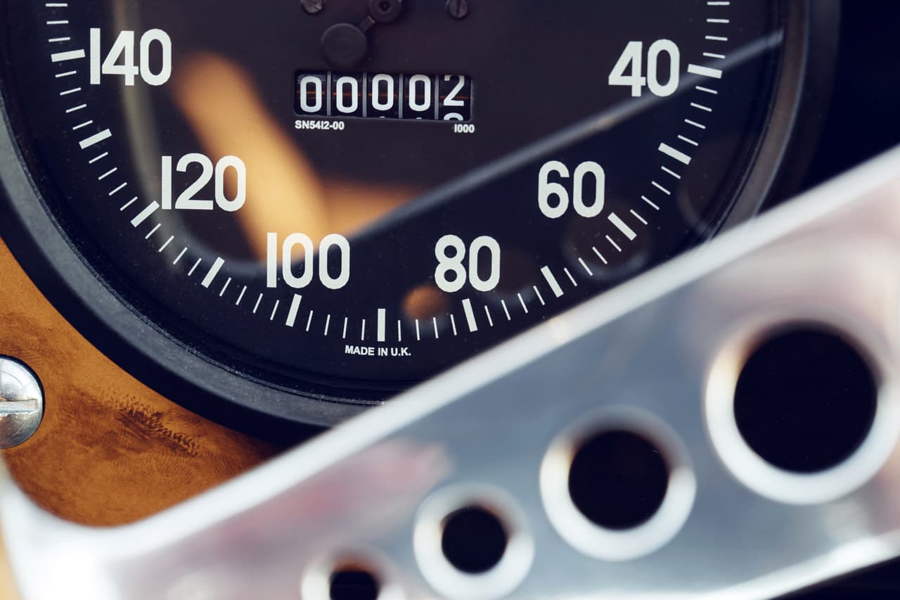 Jaguar Classics en alianza con el proveedor de partes Reynolds fabricará partes nuevas idénticas a las originales utilizando el sistema de medidas imperiales en lugar del sistema métrico.