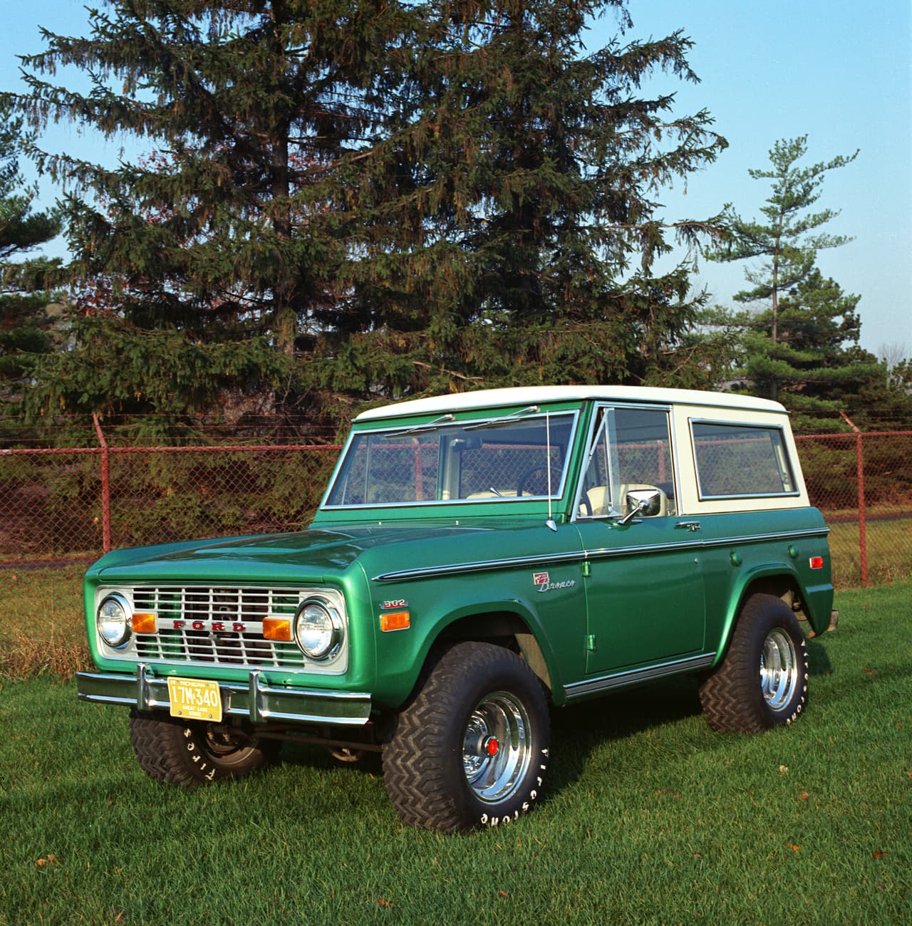A cinco años de su introducción, el diseño de la Ford Bronco permanecía prácticamente inalterado como se evidencia en esta imagen de un modelo de 1971.