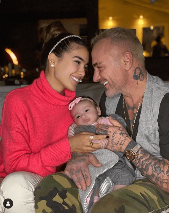 Mientas tanto, 
<b>Sharon Fonseca </b>celebró su primer 
<b><a href="https://www.univision.com/temas/dia-de-la-madre" target="_blank">Día de la Madre</a></b> luego de que en octubre pasado 
<b><a href="https://www.univision.com/famosos/nace-la-hija-de-sharon-fonseca-y-gianluca-vacchi" target="_blank">llegó a su vida Blu Jerusalema. </a></b>
<br>