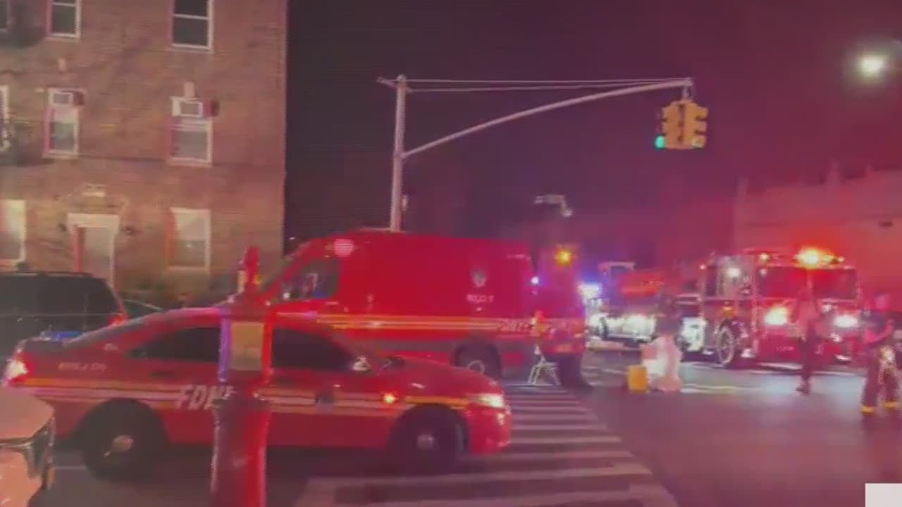 Dos muertos y un bombero herido tras incendio en apartamento de Brooklyn