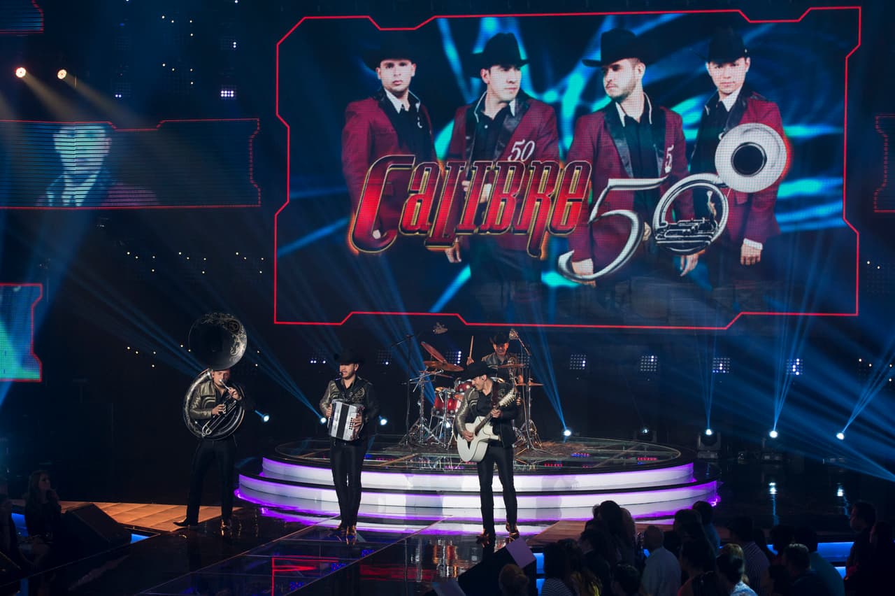 Los Moro, Cervantes, García y Barraza llegaron a la semifinal, en la cual hubo tremenda pelea entre Cristian y Noel, debido a una decisión del capitán, que le costó la eliminación de su equipo. Disfruta foto a foto todo lo que pasó en el show.