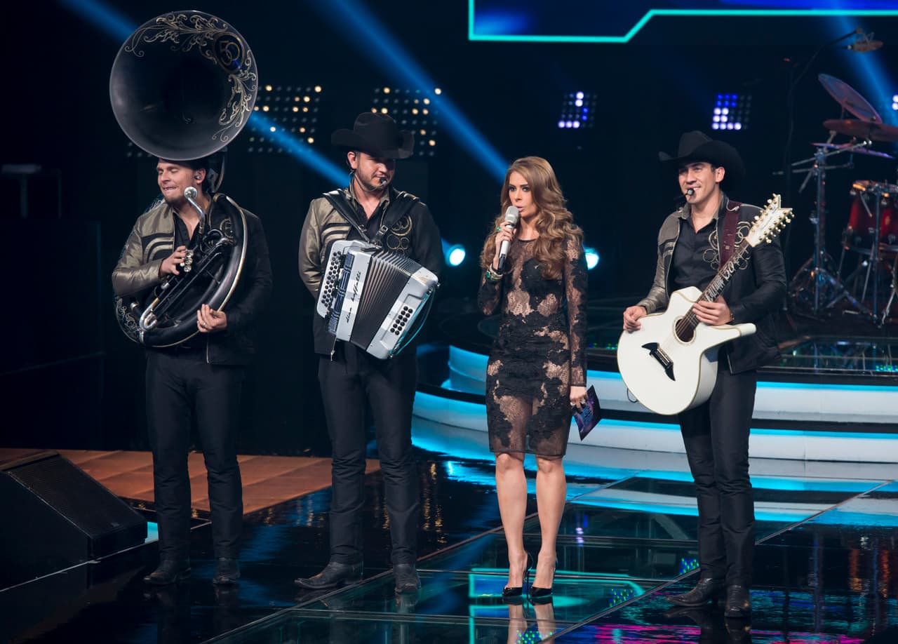 Los Moro, Cervantes, García y Barraza llegaron a la semifinal, en la cual hubo tremenda pelea entre Cristian y Noel, debido a una decisión del capitán, que le costó la eliminación de su equipo. Disfruta foto a foto todo lo que pasó en el show.