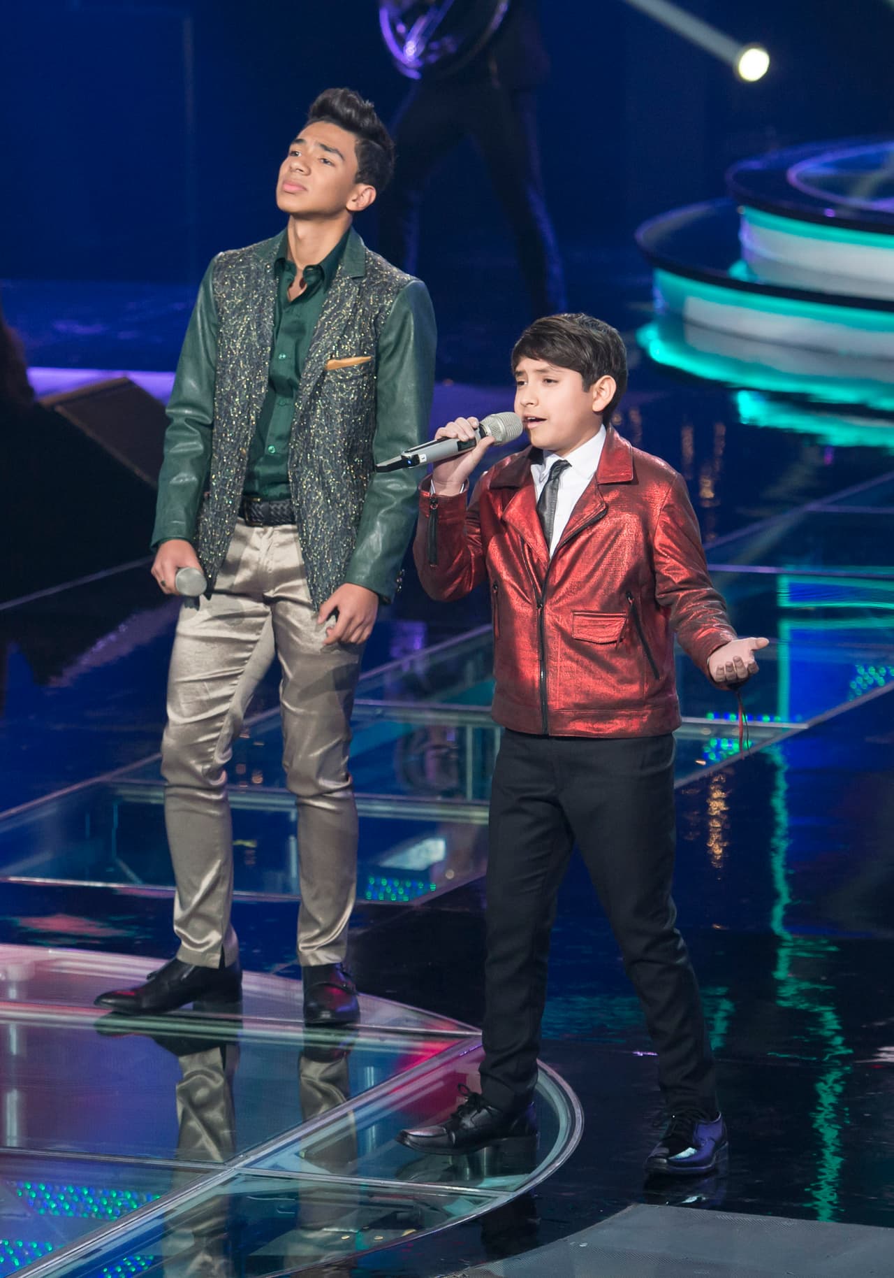 Los Moro, Cervantes, García y Barraza llegaron a la semifinal, en la cual hubo tremenda pelea entre Cristian y Noel, debido a una decisión del capitán, que le costó la eliminación de su equipo. Disfruta foto a foto todo lo que pasó en el show.