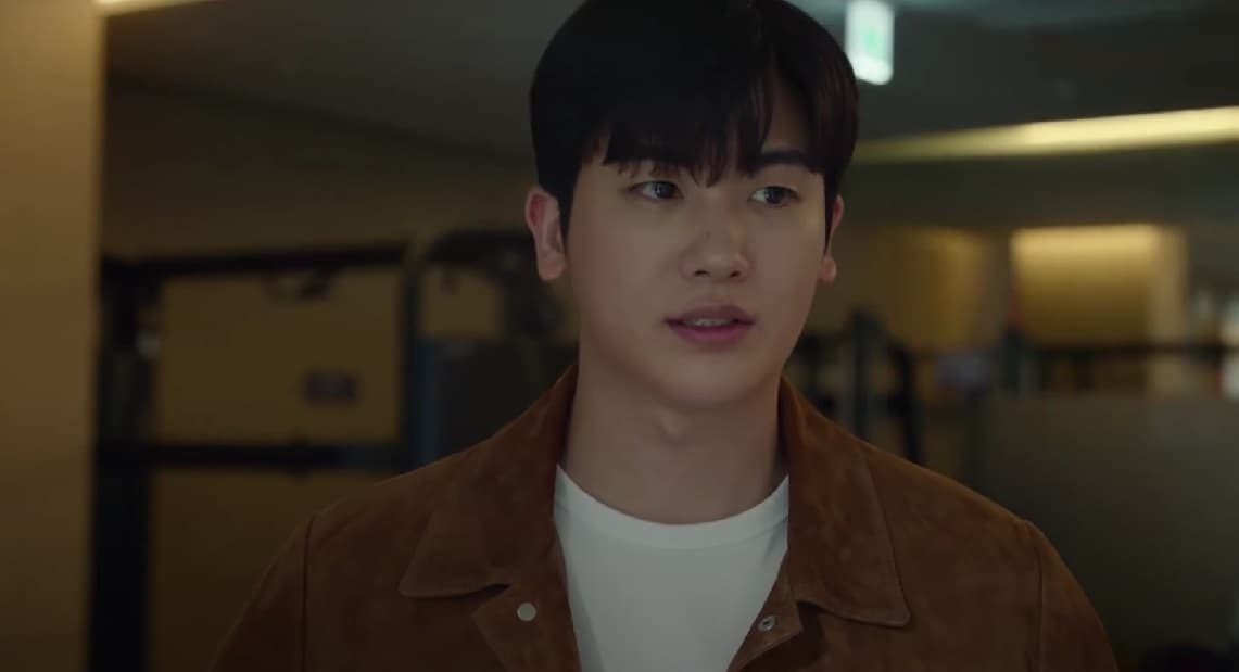 Park Hyung-sik como Jung Yi-hyun