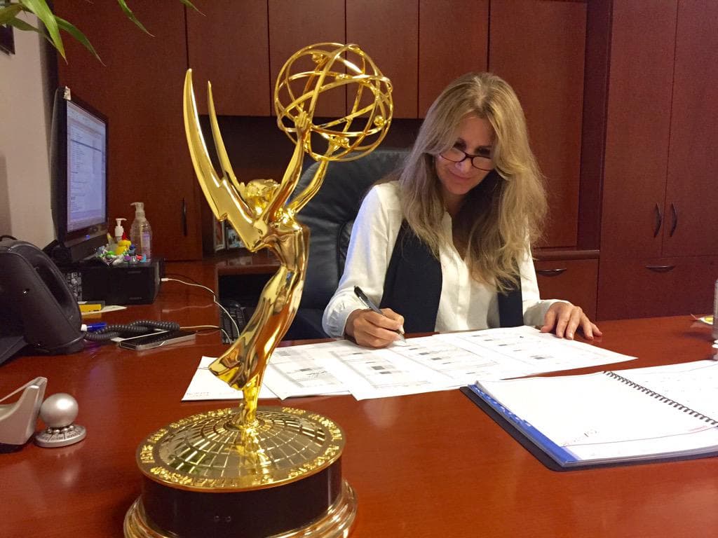 Junto a 
<b>El Gordo y La Flaca</b>, fue ganadora de un 
<b>Emmy</b> en la categoría de Programa sobresaliente de entretenimiento en español en 2015, reconocimiento que le trajo gran alegría. 
<br>