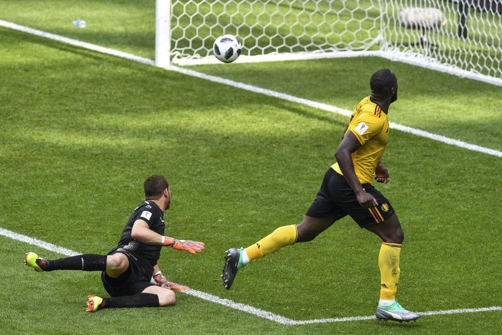 Lukaku marcó dos dobletes consecutivos en el Mundial y repitió el registro que por última vez había logrado Diego Maradona con Argentina en México 1986 contra Bélgica e Inglaterra.