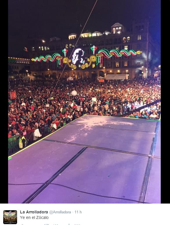 Ya en la noche, así fue como se veía la gente esperando a La Arrolladora.