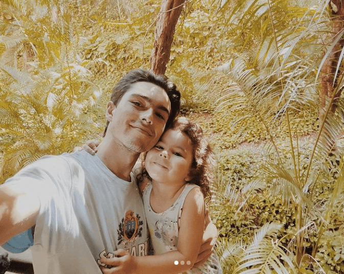 Sergio Mayer Mori también estuvo en la mira de los medios de comunicación desde que se convirtió en padre de la pequeña Mila, junto con Natália Subtil, en 2016.