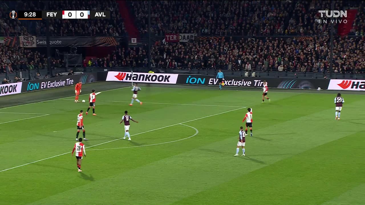 ¡TIRO ATAJADO! disparo por Anis Hadj Moussa.