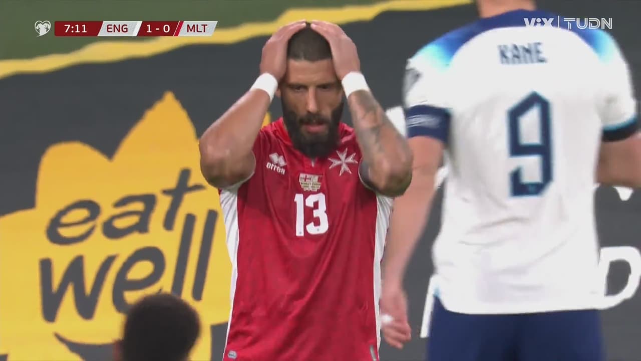 ¡Mal y de malas! Autogol de Enrico Pepe e Inglaterra ya lo gana