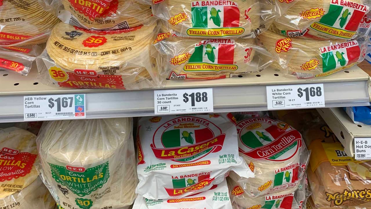 <b>Tortillas</b> (el precio varía según la marca).
<br>H‑E‑B 57¢ (paquete pequeño)
<br>Kroger $1.99 (paquete regular)
<br>Walmart $1.68 (paquete regular)