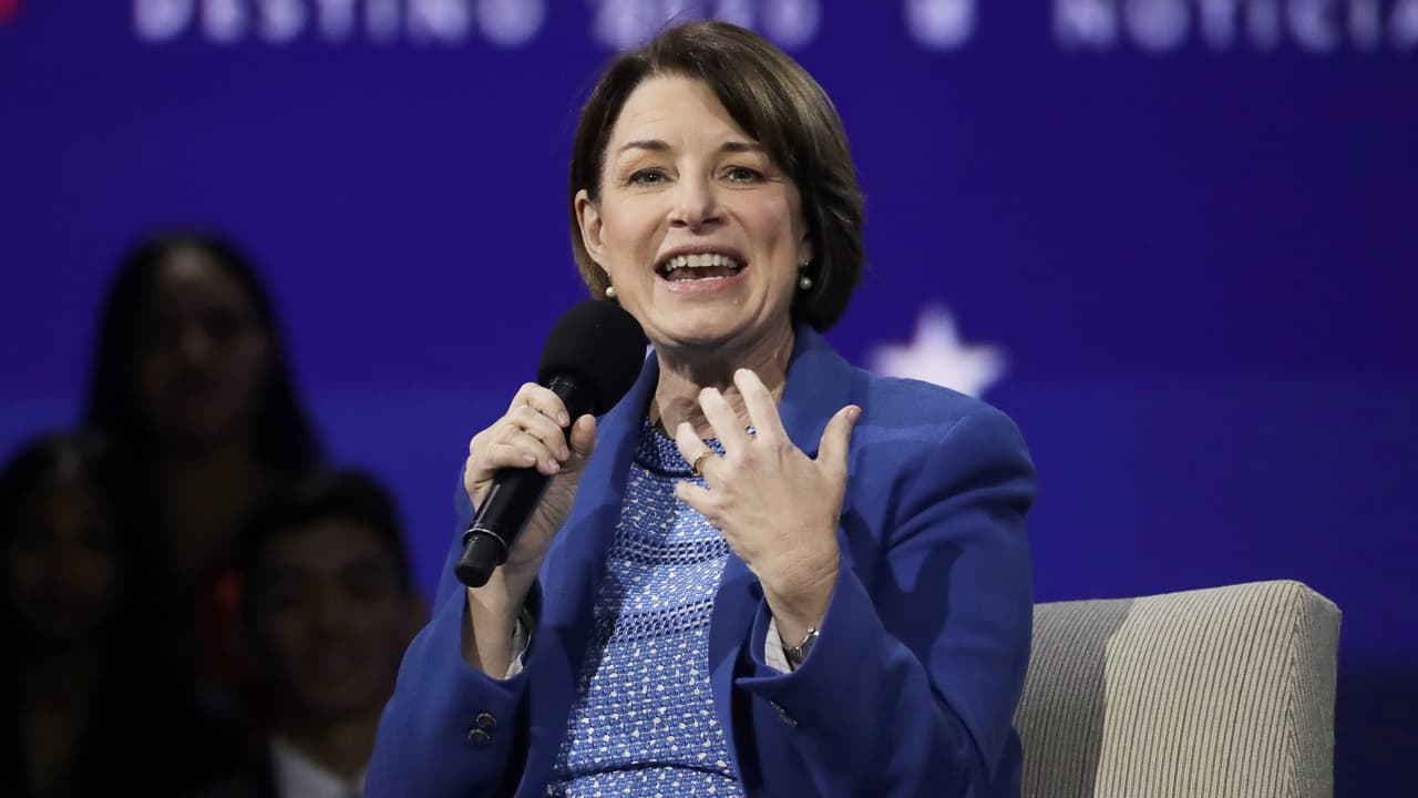 Gracias a una mamografía de rutina, la senadora Amy Klobuchar se recupera de un cáncer