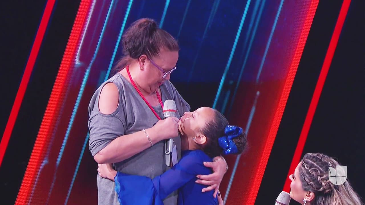 De hecho, hasta su abuela subió la escenario para darle apoyo moral.