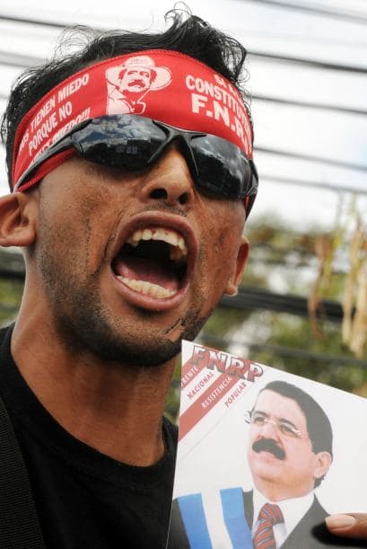 Zelaya ha dicho públicamente que vendrá este año a Honduras. En el 2002 Zelaya, que no reconoce a Lobo como presidente, ganó las elecciones teniendo como rival al actual mandatario, quien llegó a la presidencia tras participar en dos campañas por el poder.