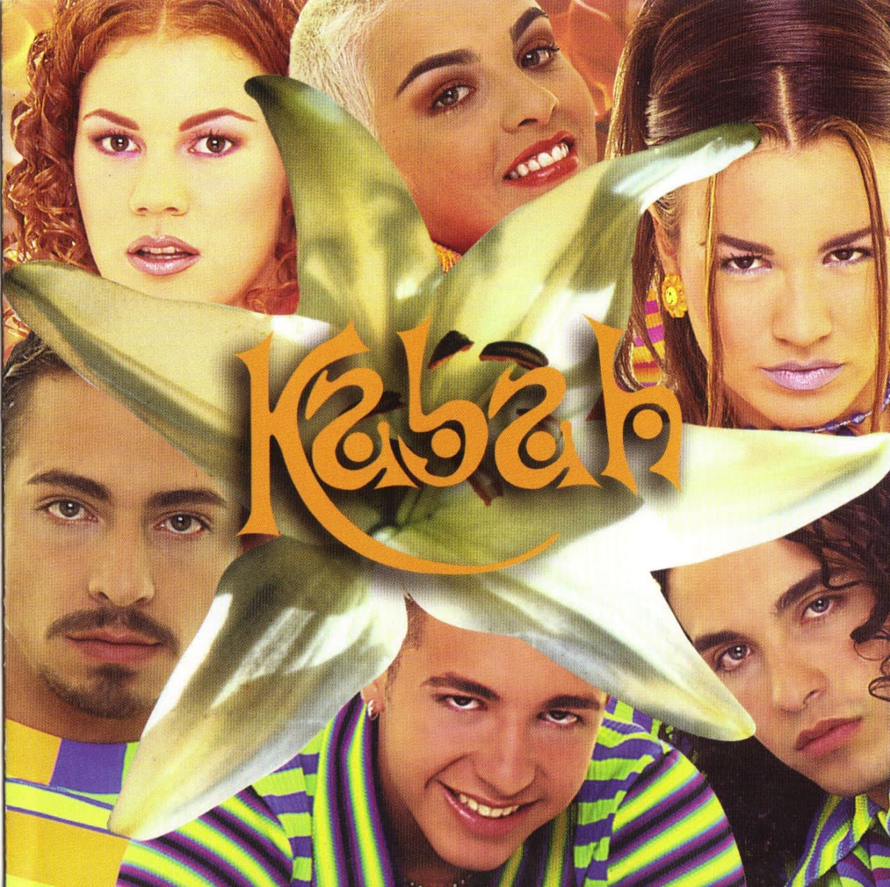 Entre sus temas más sonados se encuentran: 'La Calle de las Sirenas', 'Al Pasar, 'Estaré', 'Mai Mai, 'La Vida que Va', entre otras.