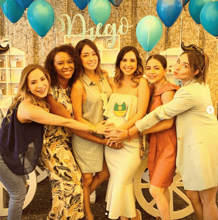 Elenco 'El diario de Daniela' en el Baby Shower de Fátima Torre