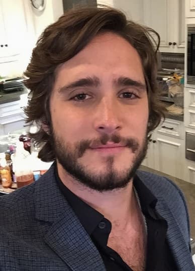 Con ese silencio parece que Diego dio a entender que estaba saliendo con la cantante.