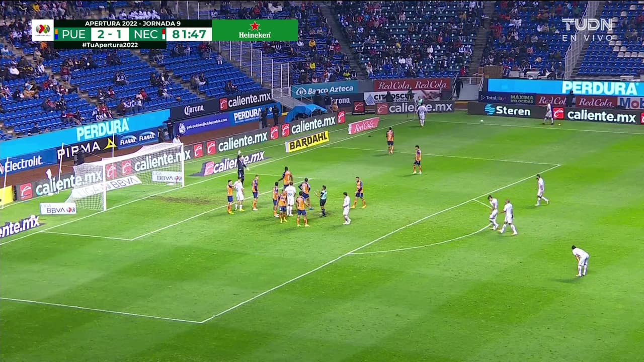 ¡GOL!  anota para Necaxa. Agustín Oliveros