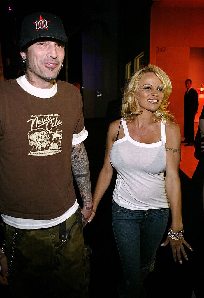 En el pasado se había casado con 
<b>Tommy Lee</b> (1995-1998), Kid Rock (2006-2007) y en dos ocasiones con Rick Salomon (2007-2008 y 2014-2015).